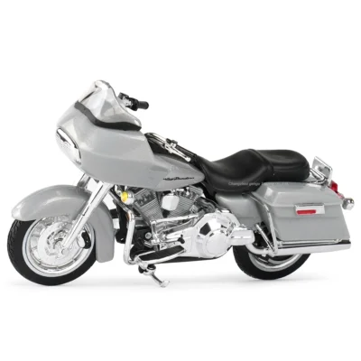 Harley Davidson 2002 FLTR Road Glide Maisto 1:18